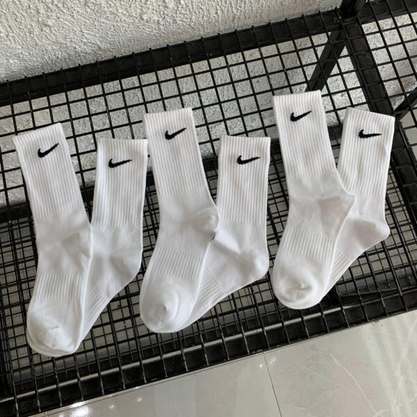 nike socks-white
